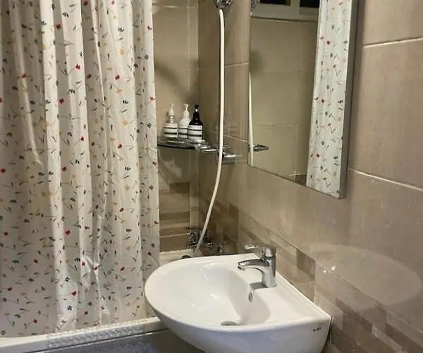 Hotel 206